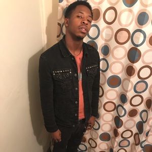 Meet your Posher, Deshaun